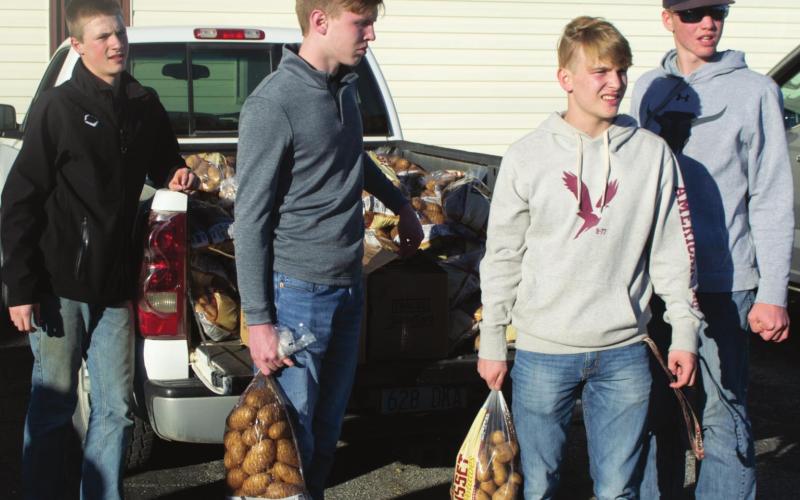 Thanksgiving baskets delivered to Columbus residents