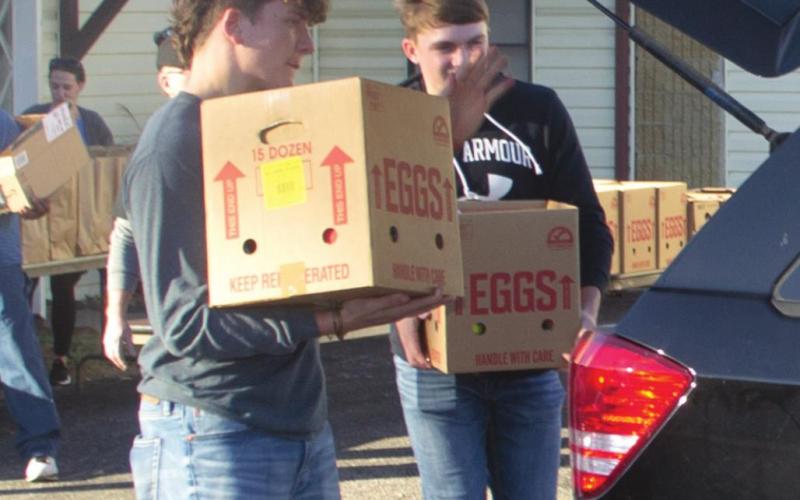 Thanksgiving baskets delivered to Columbus residents
