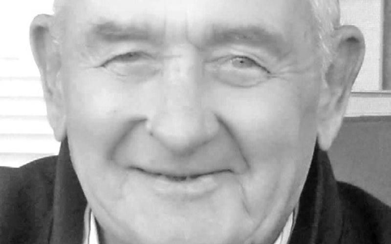 Donald Fisher, 89, Arma
