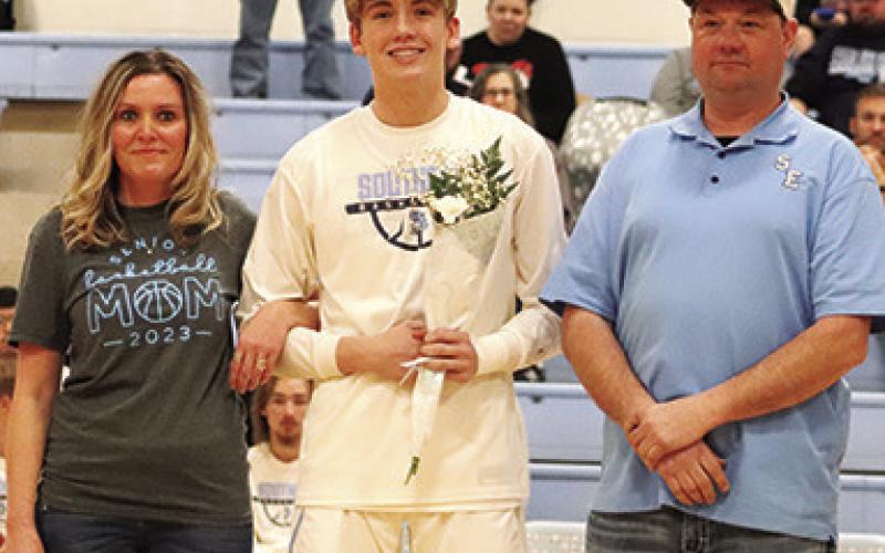 Southeast Lancer Basketball Seniors honored