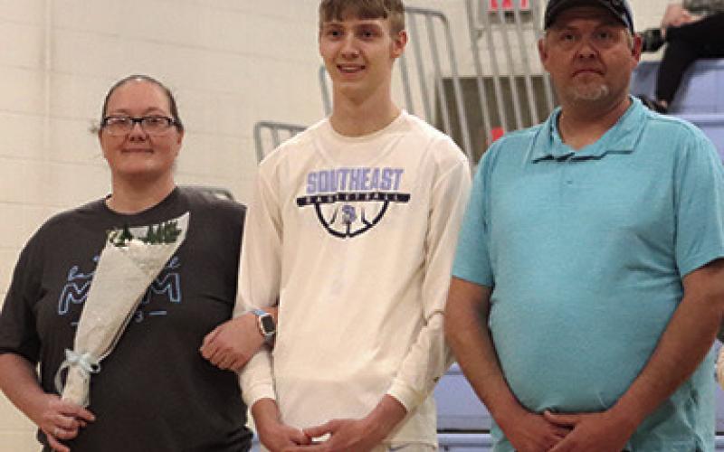 Southeast Lancer Basketball Seniors honored