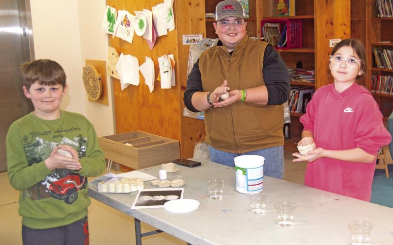 There is always something fun going on at the Columbus Public Library. Recently, a Kid’s Create event was held where youngsters could make “pinch pots”. Those attending included Wilder Roth, Ryker Saporito and Layni Saporito. A second session is planned where the youngsters can paint their creations.