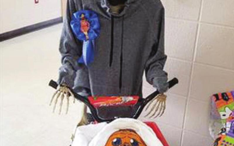 Mercy Columbus staff decorates pumpkins for fun, prizes