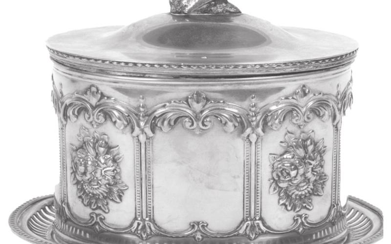 Bisquit jar classic Victorian piece