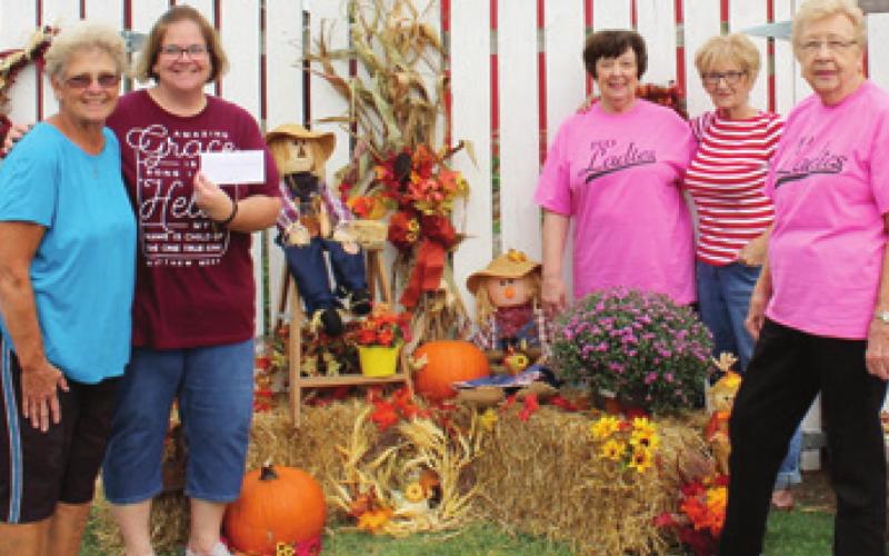 Baxter Springs PEO sponsors business decorating contest