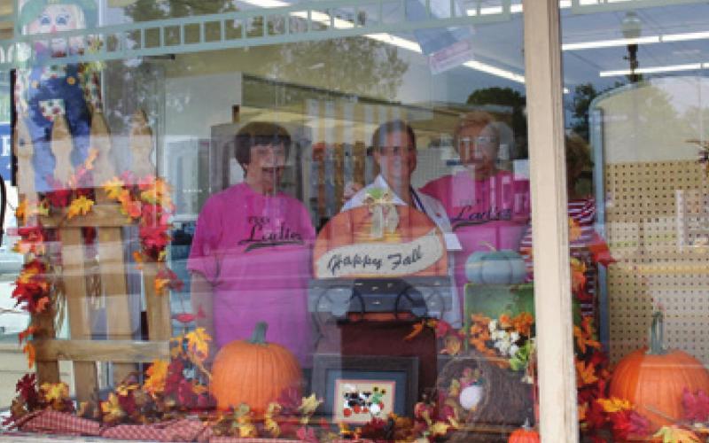 Baxter Springs PEO sponsors business decorating contest