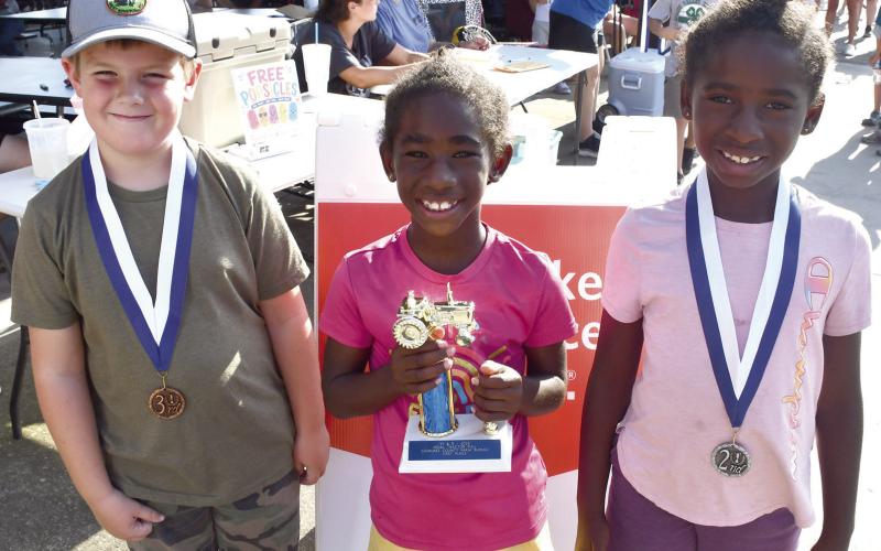 In the 7 year old division of the Pedal Tracor Pull, Jace Evans placed third with a distance of 39’1”. Sisters Kyra Lacen and Lyiah Lacen were in a tight race for the win. In their first two pulls, both girls pulled 40’. It was a battle in the third heat with Kyra pulling out the win with 33’7” over Lyiah’s 29’9” distance.
