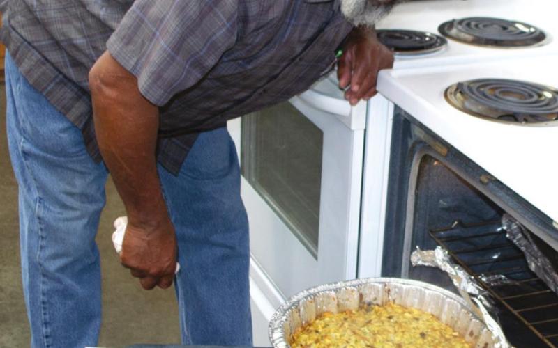 Community Christmas dinner a success