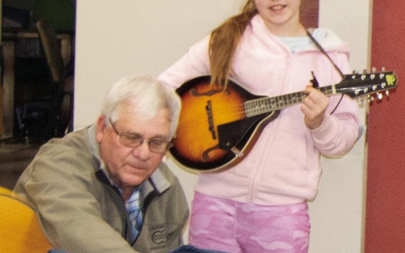 Rick Atkinson and Katherine King provided the strings as the performance was enjoyed by the residents.