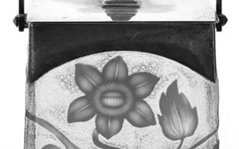 Saint Louis glass is so distinctive (and desirable) that you can find unmarked glass pieces, like this cameo cut biscuit jar, described as “Saint Louis Style.” Photo Credit: Woody Auction (c) 2026 by Cowles Syndicate Inc.