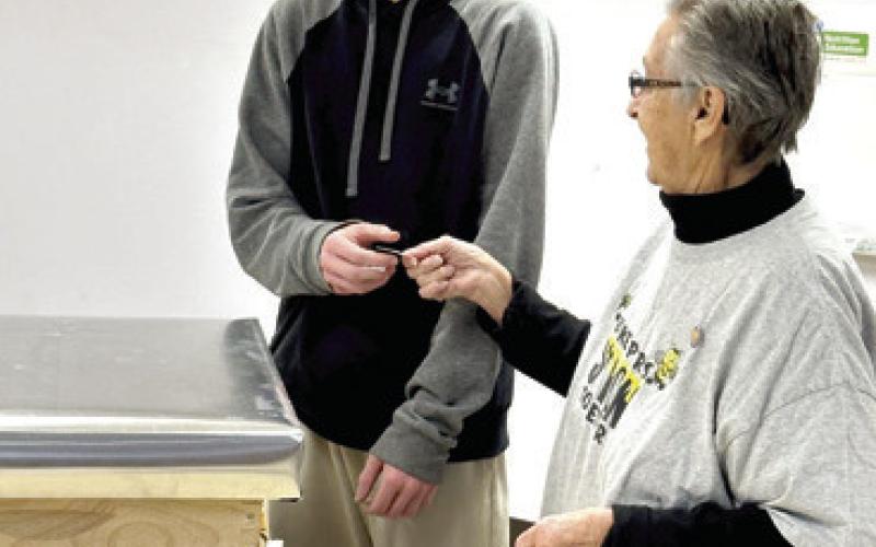 Large crowd turns out for beginning beekeeping class