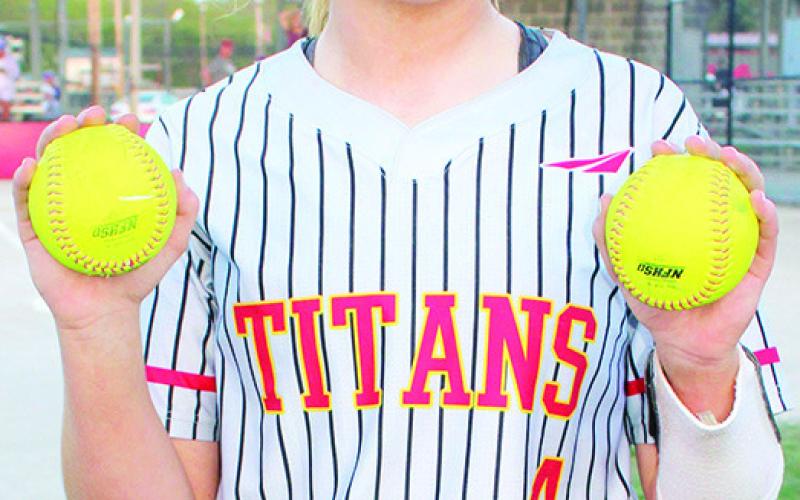 Columbus Softball sweeps Pitt