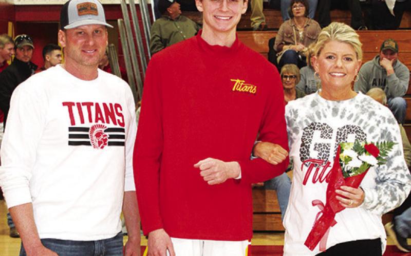 Titans recognized on Senior Night