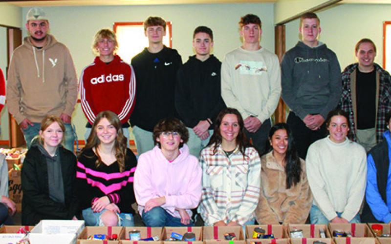 CUHS students, community join to fill Thanksgiving boxes