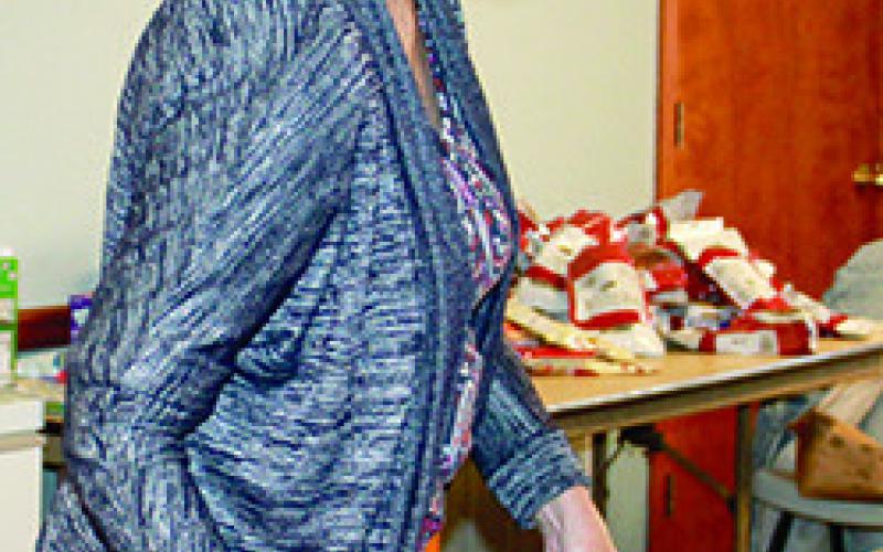 CUHS students, community join to fill Thanksgiving boxes