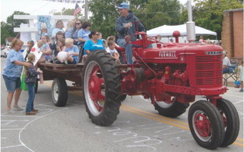 Willie Morrison drove his 1951 Farmall Tractor up the parade route at the Weir Homecoming Parade held recently.