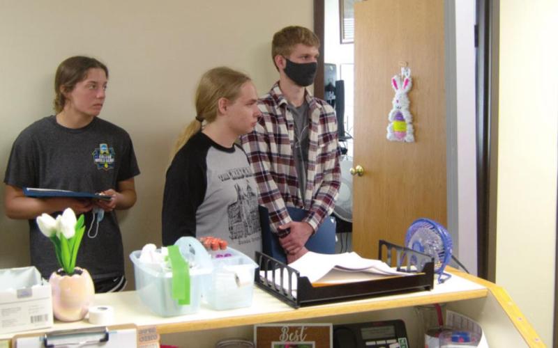 Leadership class explores medical field