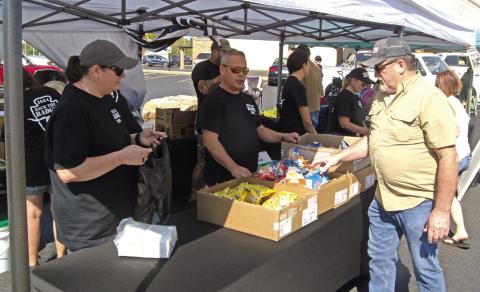 The Baxter Springs Police Department Reserve Officers, in conjunction with the Cherokee County Sheriff’s Department Reserve Deputies held a Back the Badge Event earlier in October. Large crowds enjoyed the Bar -B-Q pork sandwiches.