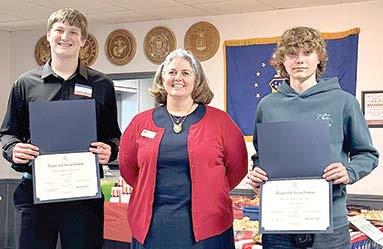 Briley Brakebill, (right) was named the eighth grade Daughters of the American Revolution chapter essay winner. Corbin Wheeler and Gavin Potts (above) coproduced a video that earned first place at both the chapter and state levels. All three are students in Mary Colvin’s Southeast eighth grade American History class. Courtesy photo.