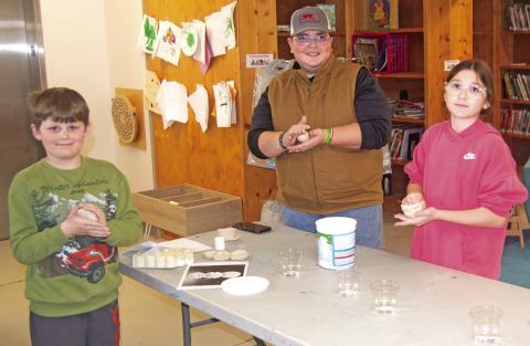There is always something fun going on at the Columbus Public Library. Recently, a Kid’s Create event was held where youngsters could make “pinch pots”. Those attending included Wilder Roth, Ryker Saporito and Layni Saporito. A second session is planned where the youngsters can paint their creations.