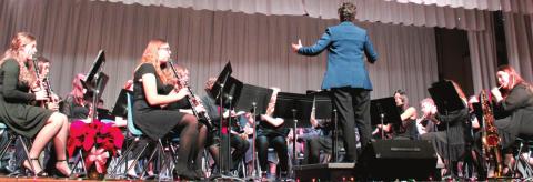 Columbus High School music department performs Christmas medley