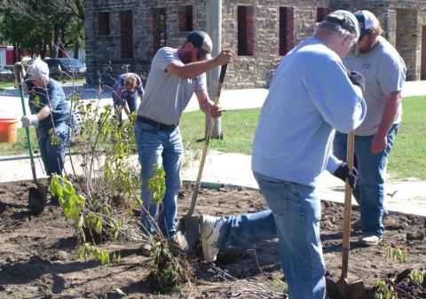 Columbus City Park gets fresh planting by PRIDE group