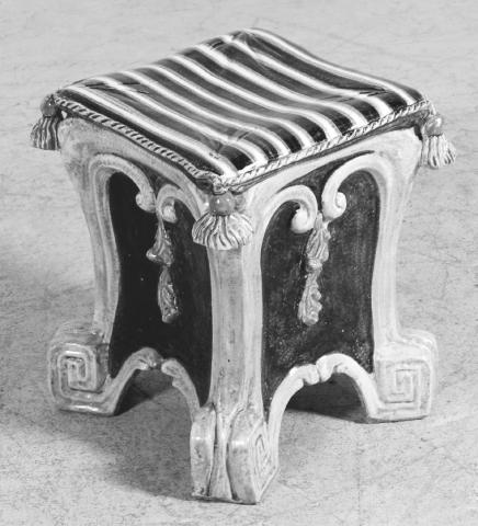 Gardens seats used for centuries