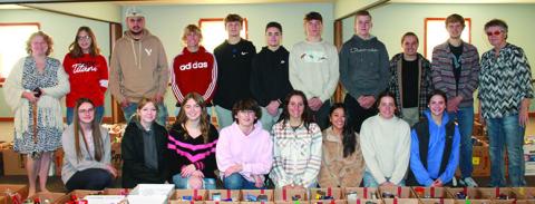 CUHS students, community join to fill Thanksgiving boxes