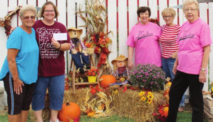 Baxter Springs PEO sponsors business decorating contest