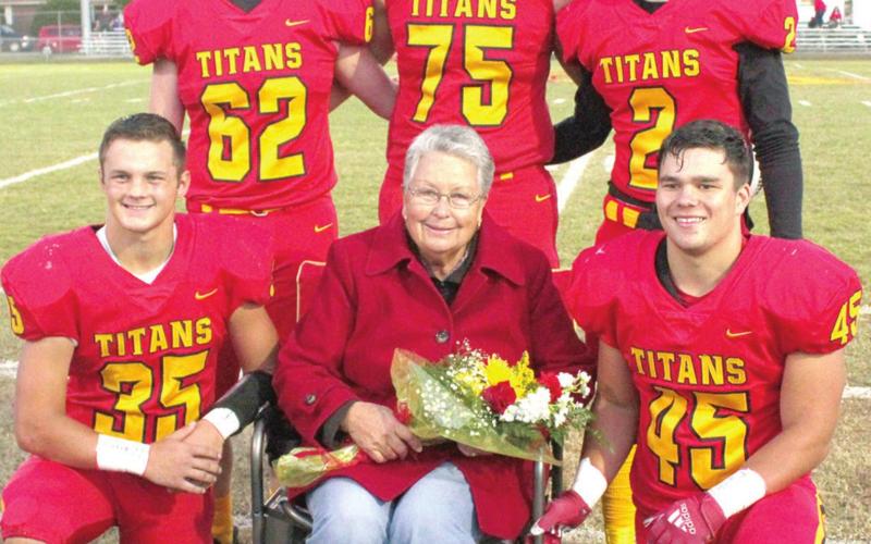 Senior Titan Football Players