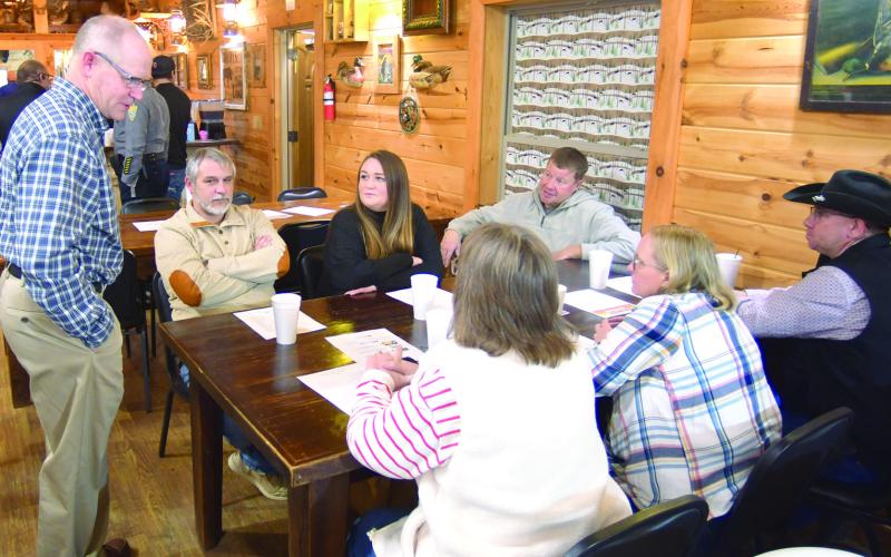 Senator speaks at legislative dinner