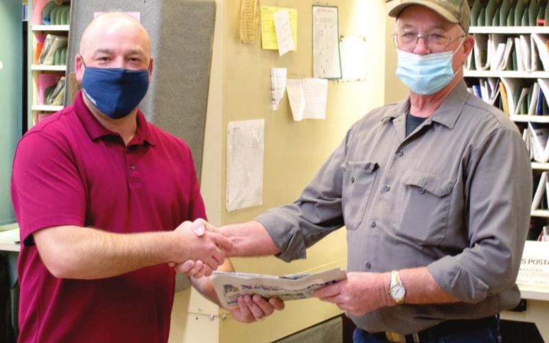 Davis retires after 40 years at Post Office