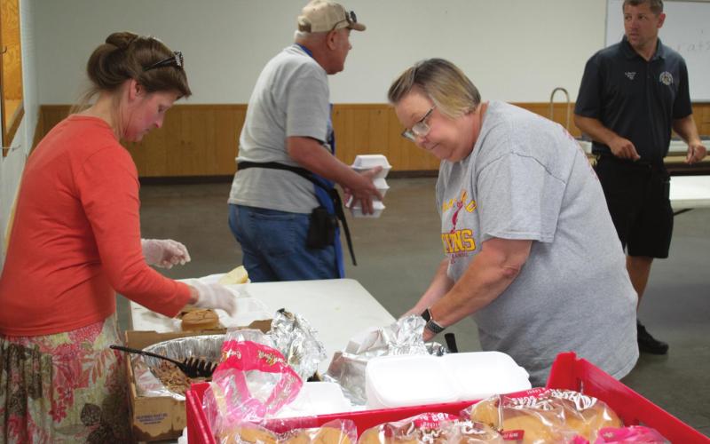 Community turns out for pulled pork lunch benefit