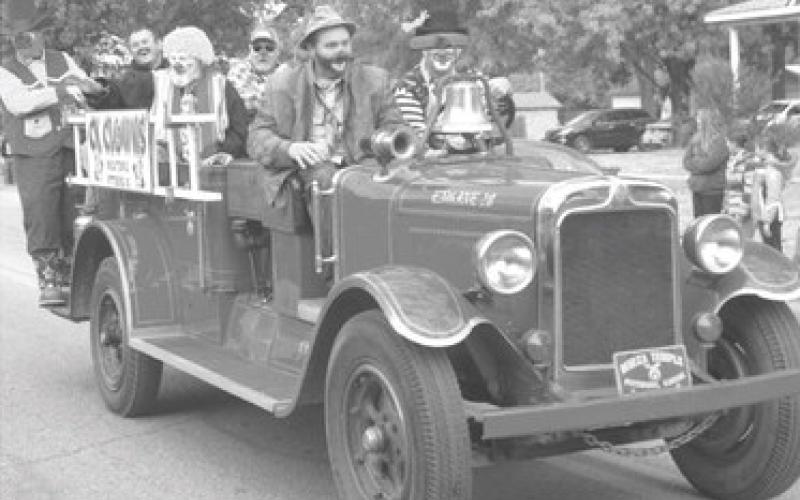 A common appearance in the Columbus Day Parade and Festival are the Mirza Temple Clowns and their fire truck. The organization often does balloon sculptures and performs around the Square.