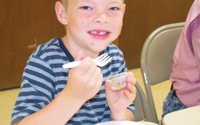 Baxter students enroll for fall