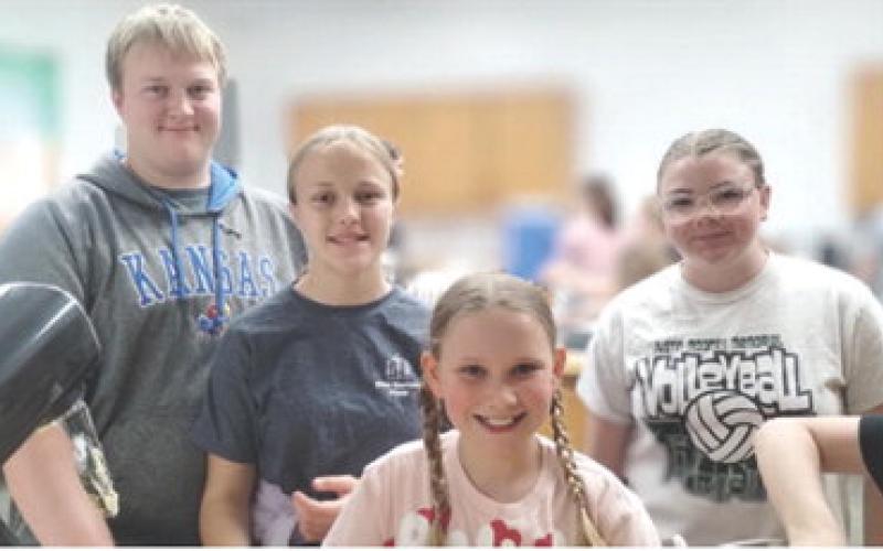 Four Glittering Stones 4-H members