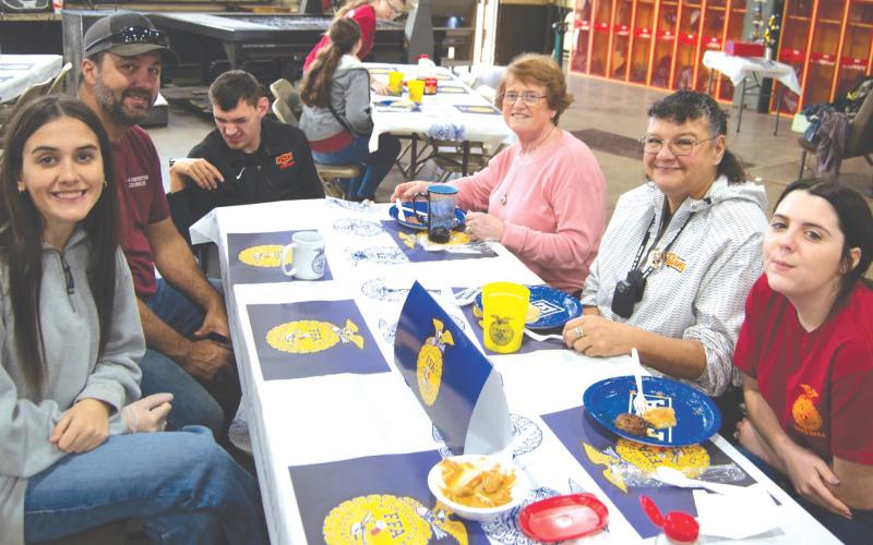Columbus Future Farmers serves pancake breakfast