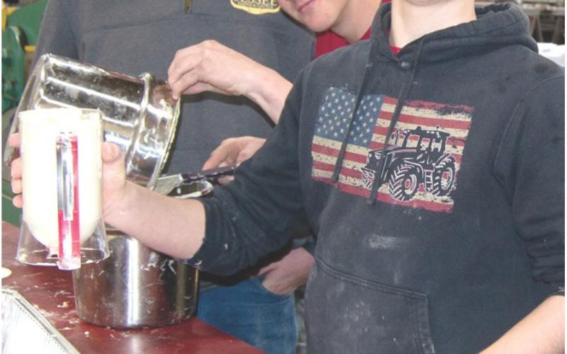 Columbus Future Farmers serves pancake breakfast