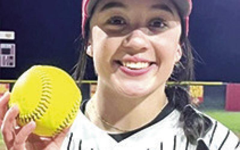 Sophomores, Natalie Wary and Hannah Noel each collected a home run in the twogame sweep of the Labette County Lady Grizzlies by the Columbus Lady Titans, Monday, in Altamont. Courtesy photos.