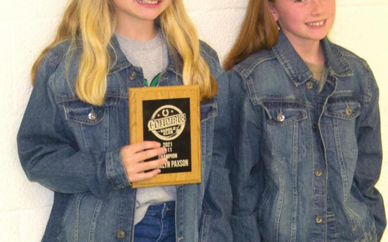 Columbus Saddle Club presents awards