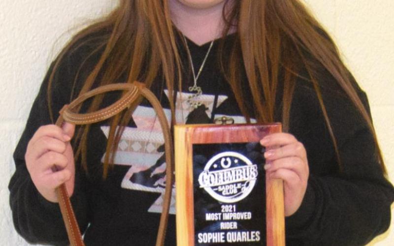 Columbus Saddle Club presents awards