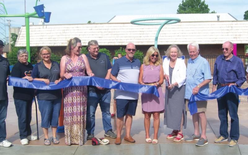 H&amp;H Splash Pad opens downtown