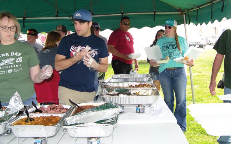 Barbecue chefs’ creations feed hungry Cowtown Days crowd