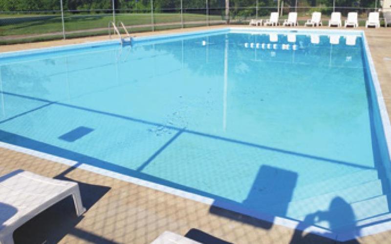 The Baxter Springs Golf and Country Club has an in-ground pool beside the clubhouse for members to enjoy and is available to the public to rent for parties during the summer, with a large grill it is the perfect spot to celebrate all of life’s accomplishments with friends and family.