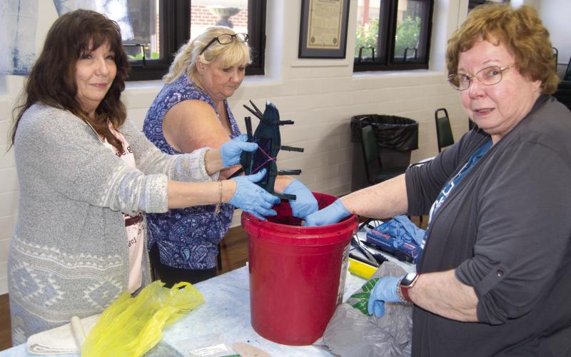 The special craft this year was the ancient art of Shibori tie dying. The ladies made colorful and unique towels. Shuber Hart, Rene Wolford and Cathy Davison were taking lessons in the art from Nicole Meyer-Foresman, an art teacher at Girard High School.