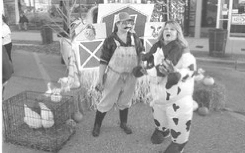 You can never tell what types of costumes you will see at trunk or treat. This booth was decked out as a farm scene.
