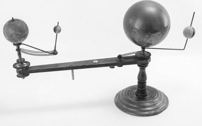 Orrery models position, motion of planets