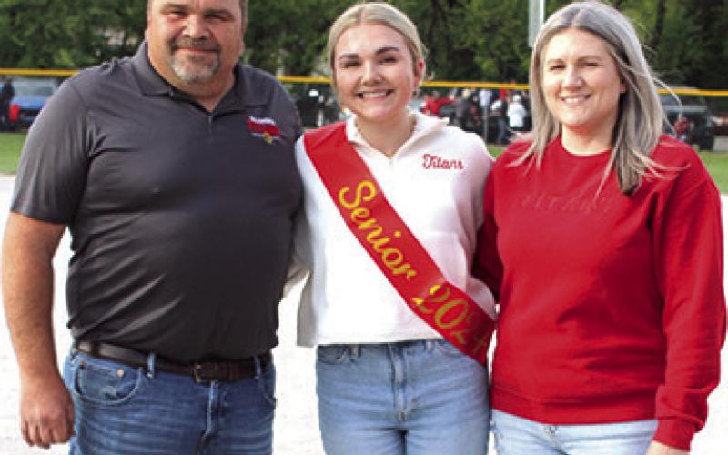 Lady Titans recognize seniors