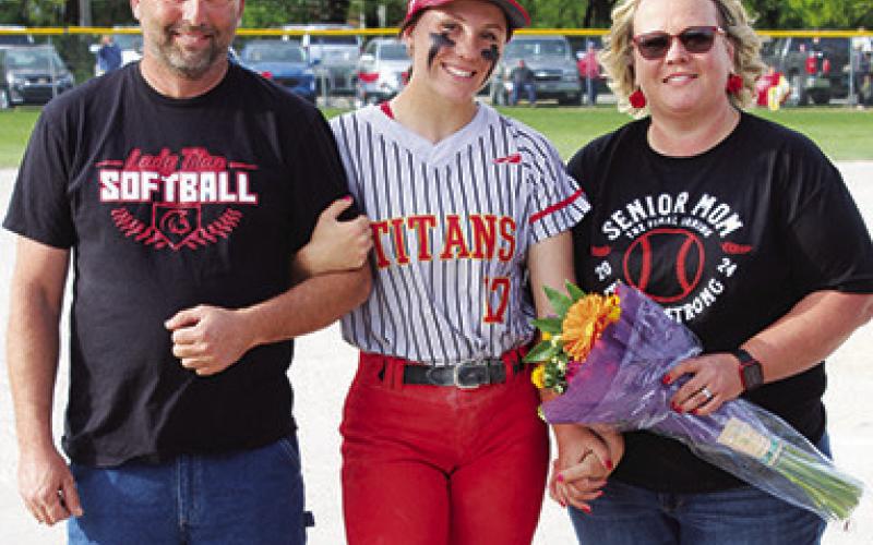 Lady Titans recognize seniors