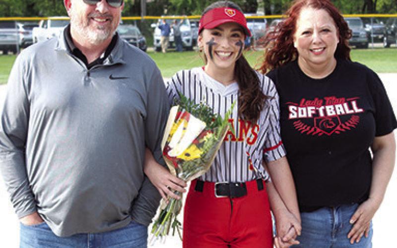 Lady Titans recognize seniors